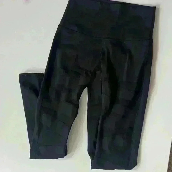 Lululemon Wunder Under Pant (Hi-Rise) *Tech Mesh 28"
Black - Picture 5 of 12